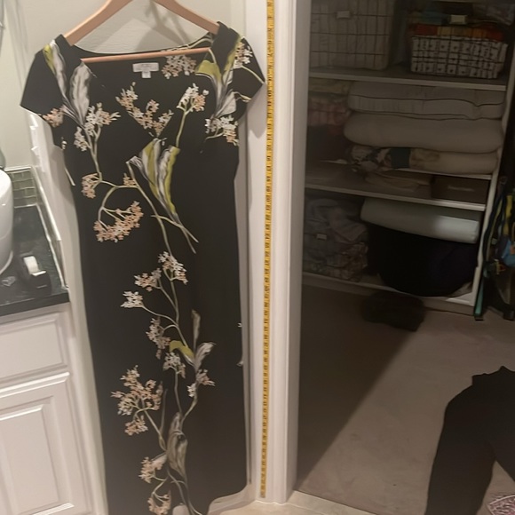 Bcbg Macarena dress, worn once & bought in the 2000s V neck cut, 100% polyester. - Picture 3 of 4